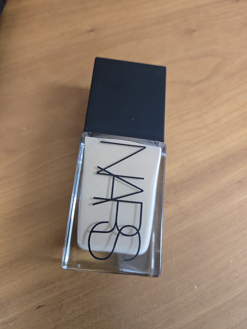 NARS Liquid Foundation - Vienna (Light)